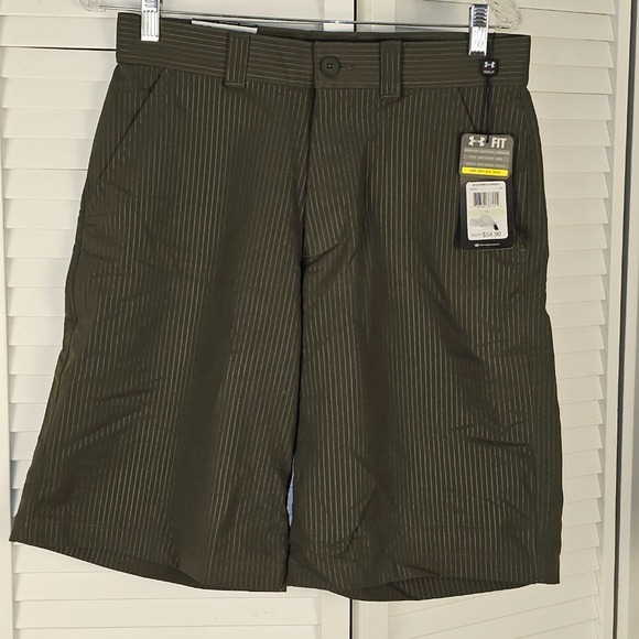 NWT Under Armour Mens Olive Green Striped Flat‎ Front Shorts 30 - Picture 1 of 4